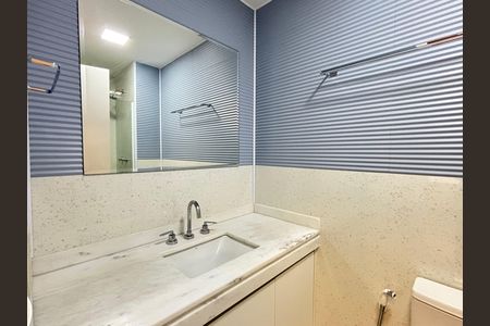Apartamento para alugar com 71m², 2 quartos e 1 vaga Apartamento para alugar com 71m², 2 quartos e 1 vagaBanheiro da Suíte
