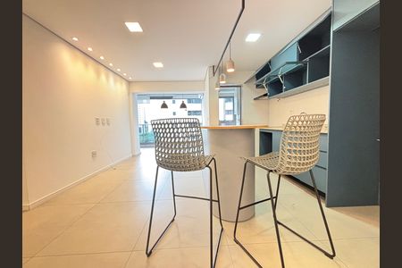 Apartamento para alugar com 71m², 2 quartos e 1 vaga Apartamento para alugar com 71m², 2 quartos e 1 vagaSala/Cozinha