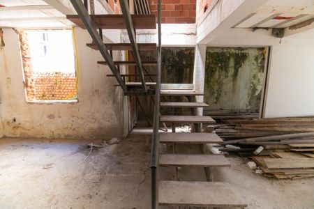 Escada  de casa para alugar com 3 quartos, 156m² em São Domingos, Niterói