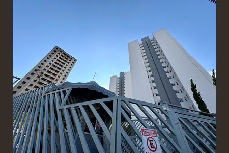 Apartamento para alugar com 76m², 3 quartos e 1 vaga Apartamento para alugar com 76m², 3 quartos e 1 vagaFachada