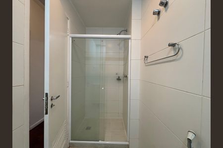 Apartamento à venda com 86m², 2 quartos e 2 vagas Apartamento à venda com 86m², 2 quartos e 2 vagasBanheiro social