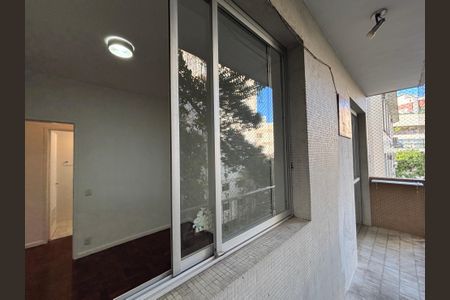 Apartamento à venda com 86m², 2 quartos e 2 vagas Apartamento à venda com 86m², 2 quartos e 2 vagasVaranda da Suíte