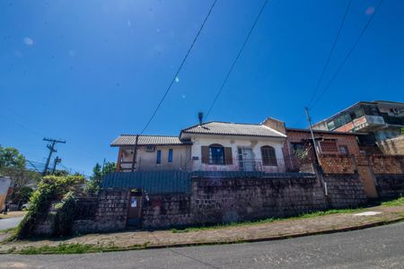 Casa à venda com 156m², 3 quartos e 2 vagasFachada