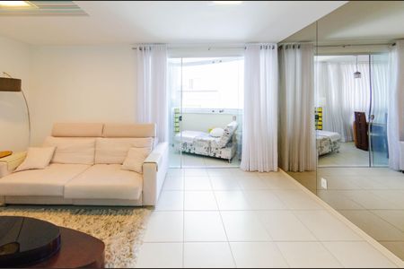 Apartamento à venda com 81m², 2 quartos e 2 vagasSala