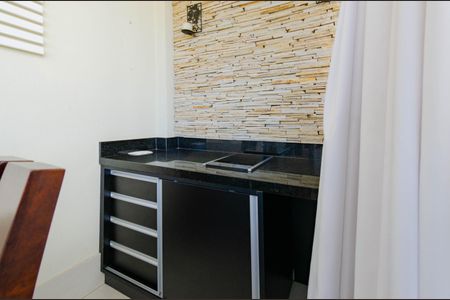 Apartamento à venda com 81m², 2 quartos e 2 vagasVaranda