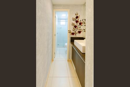 Apartamento à venda com 81m², 2 quartos e 2 vagasBanheiro social