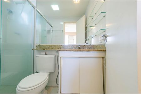 Apartamento à venda com 81m², 2 quartos e 2 vagasBanheiro suíte