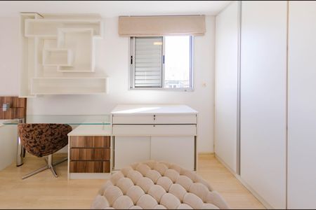 Apartamento à venda com 81m², 2 quartos e 2 vagasSuíte
