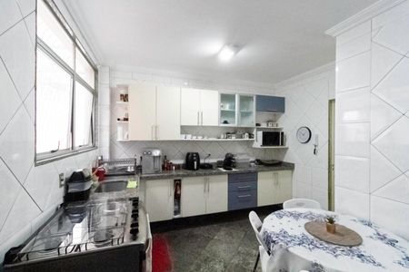 Apartamento à venda com 157m², 4 quartos e 2 vagasCozinha