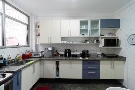 Apartamento à venda com 157m², 4 quartos e 2 vagasCozinha