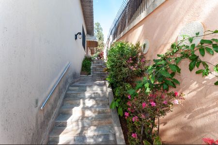 Casa à venda com 333m², 3 quartos e 10 vagasEscada Social