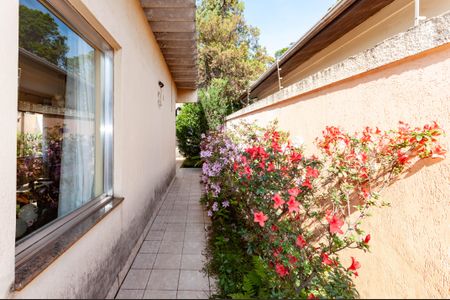 Casa à venda com 333m², 3 quartos e 10 vagasCorredor Social