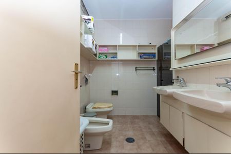 Casa à venda com 333m², 3 quartos e 10 vagasBanheiro Social