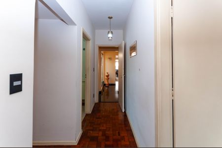 Casa à venda com 333m², 3 quartos e 10 vagasCorredor