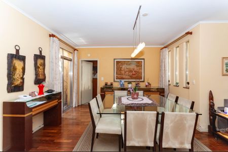 Casa à venda com 333m², 3 quartos e 10 vagasSala