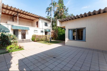 Casa à venda com 333m², 3 quartos e 10 vagasQuintal