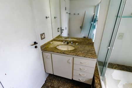 Apartamento à venda com 163m², 4 quartos e 3 vagasBanheiro da Suíte 2
