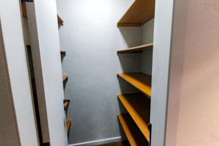 Apartamento à venda com 163m², 4 quartos e 3 vagasArmários corredor