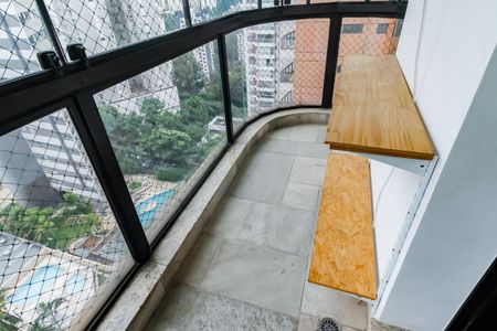 Apartamento à venda com 163m², 4 quartos e 3 vagasVaranda - Quarto 2