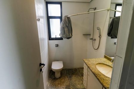 Apartamento à venda com 163m², 4 quartos e 3 vagasBanheiro da Suíte 1