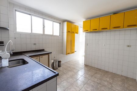 Casa à venda com 280m², 4 quartos e 1 vagaCozinha