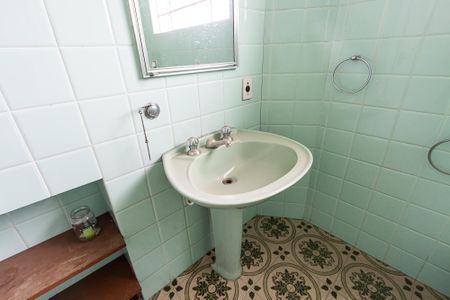 Casa à venda com 280m², 4 quartos e 1 vagaBanheiro 1