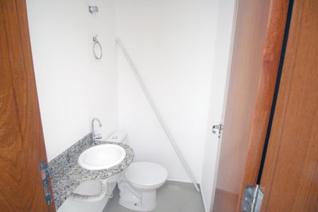 Casa à venda com 128m², 2 quartos e 2 vagasLavabo