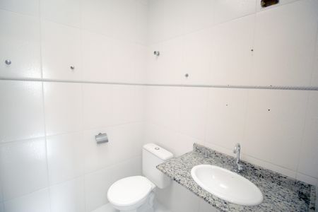 Casa à venda com 128m², 2 quartos e 2 vagasBanheiro da Suíte 2