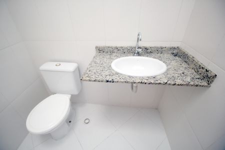 Casa à venda com 128m², 2 quartos e 2 vagasBanheiro da Suíte 2