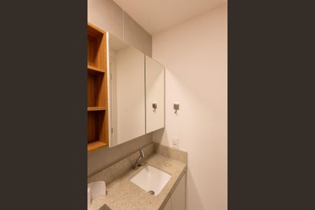 Apartamento à venda com 38m², 2 quartos e sem vaga Apartamento à venda com 38m², 2 quartos e sem vagaBanheiro Social