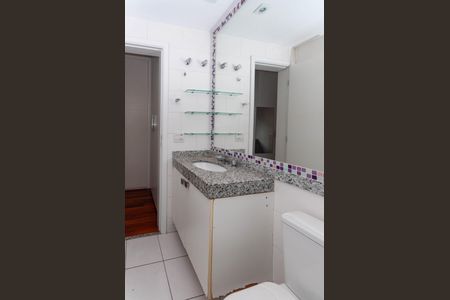 Apartamento à venda com 178m², 3 quartos e 3 vagas Apartamento à venda com 178m², 3 quartos e 3 vagasBanheiro da Suíte