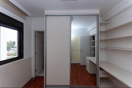 Apartamento à venda com 178m², 3 quartos e 3 vagas Apartamento à venda com 178m², 3 quartos e 3 vagas Suíte 2