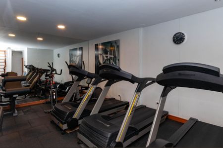 Apartamento à venda com 178m², 3 quartos e 3 vagas Apartamento à venda com 178m², 3 quartos e 3 vagasÁrea Comum - Academia