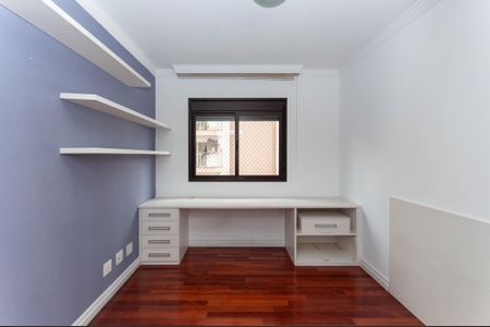 Apartamento à venda com 178m², 3 quartos e 3 vagas Apartamento à venda com 178m², 3 quartos e 3 vagasSuíte