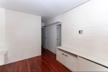 Apartamento à venda com 178m², 3 quartos e 3 vagas Apartamento à venda com 178m², 3 quartos e 3 vagasSuíte 3