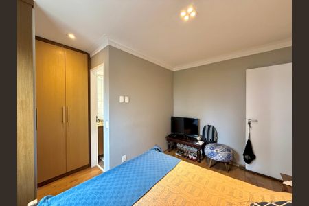 Apartamento à venda com 115m², 3 quartos e 2 vagasSuíte 2