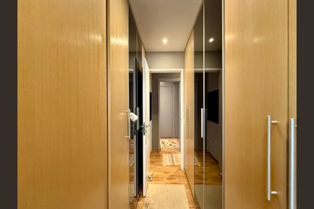 Apartamento à venda com 115m², 3 quartos e 2 vagasCloset Suíte 1