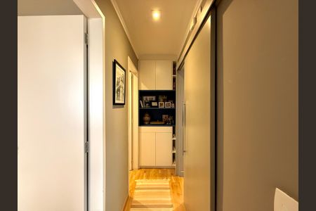 Apartamento à venda com 115m², 3 quartos e 2 vagasCorredor Quartos