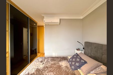Apartamento à venda com 115m², 3 quartos e 2 vagasSuíte 1