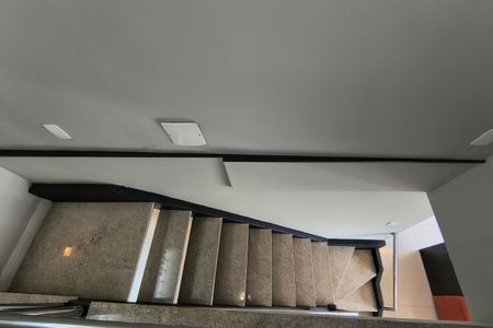 Apartamento para alugar com 128m², 3 quartos e 1 vagaEscada