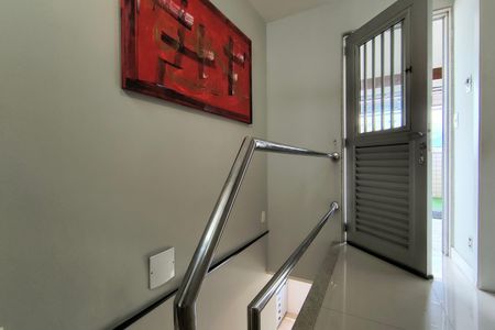 Apartamento para alugar com 128m², 3 quartos e 1 vagaEscada