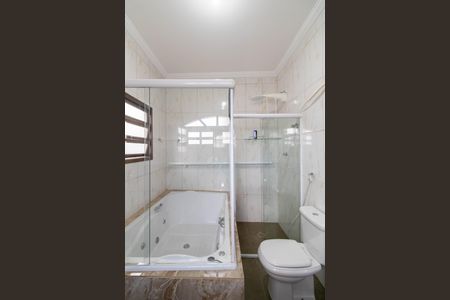 Casa para alugar com 250m², 3 quartos e 7 vagas Casa para alugar com 250m², 3 quartos e 7 vagasBanheiro da Suíte 1