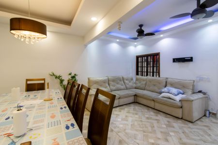 Casa para alugar com 250m², 3 quartos e 7 vagas Casa para alugar com 250m², 3 quartos e 7 vagasSala