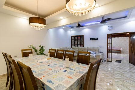 Casa para alugar com 250m², 3 quartos e 7 vagas Casa para alugar com 250m², 3 quartos e 7 vagasSala