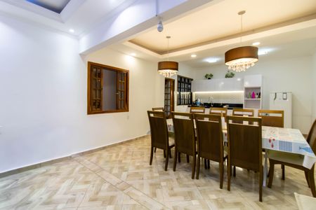 Casa para alugar com 250m², 3 quartos e 7 vagas Casa para alugar com 250m², 3 quartos e 7 vagasSala