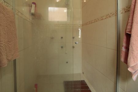 Casa à venda com 180m², 3 quartos e 3 vagasBanheiro da Suíte 