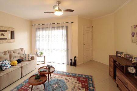 Casa à venda com 180m², 3 quartos e 3 vagasSala