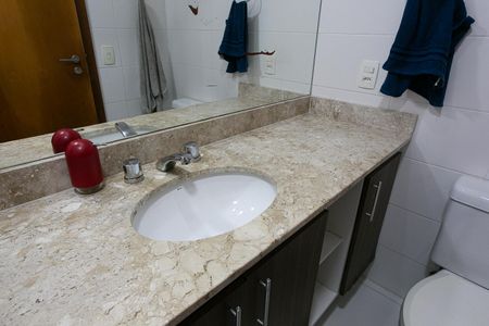 Apartamento à venda com 171m², 4 quartos e 3 vagasBanheiro da Suíte 2