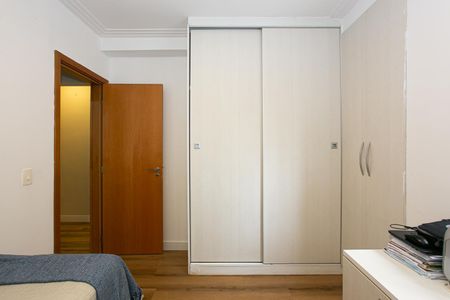 Apartamento à venda com 171m², 4 quartos e 3 vagasQuarto 2