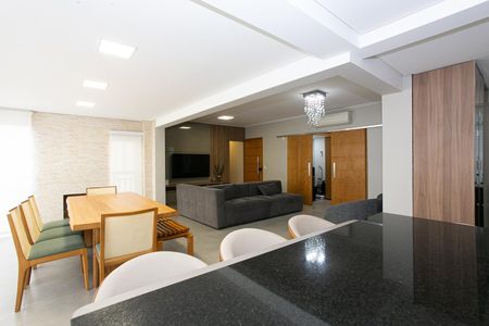 Apartamento à venda com 171m², 4 quartos e 3 vagasVaranda gourmet